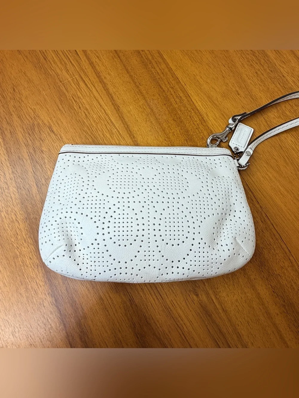 Coach White/Chalk Perforated Leather Wristlet Signature C Clutch Y2K